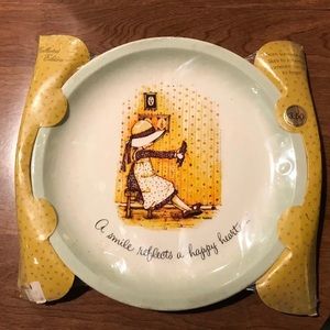 Holly Hobbie Little Girl Vintage Plate NEW A Smile Reflects A Happy Heart SEALED